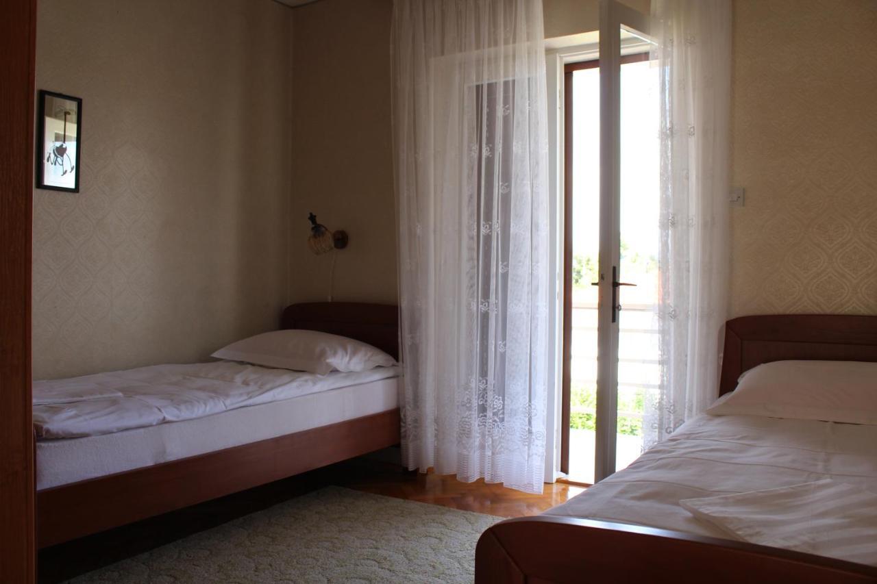 Apartment Antica Supetar Exterior photo