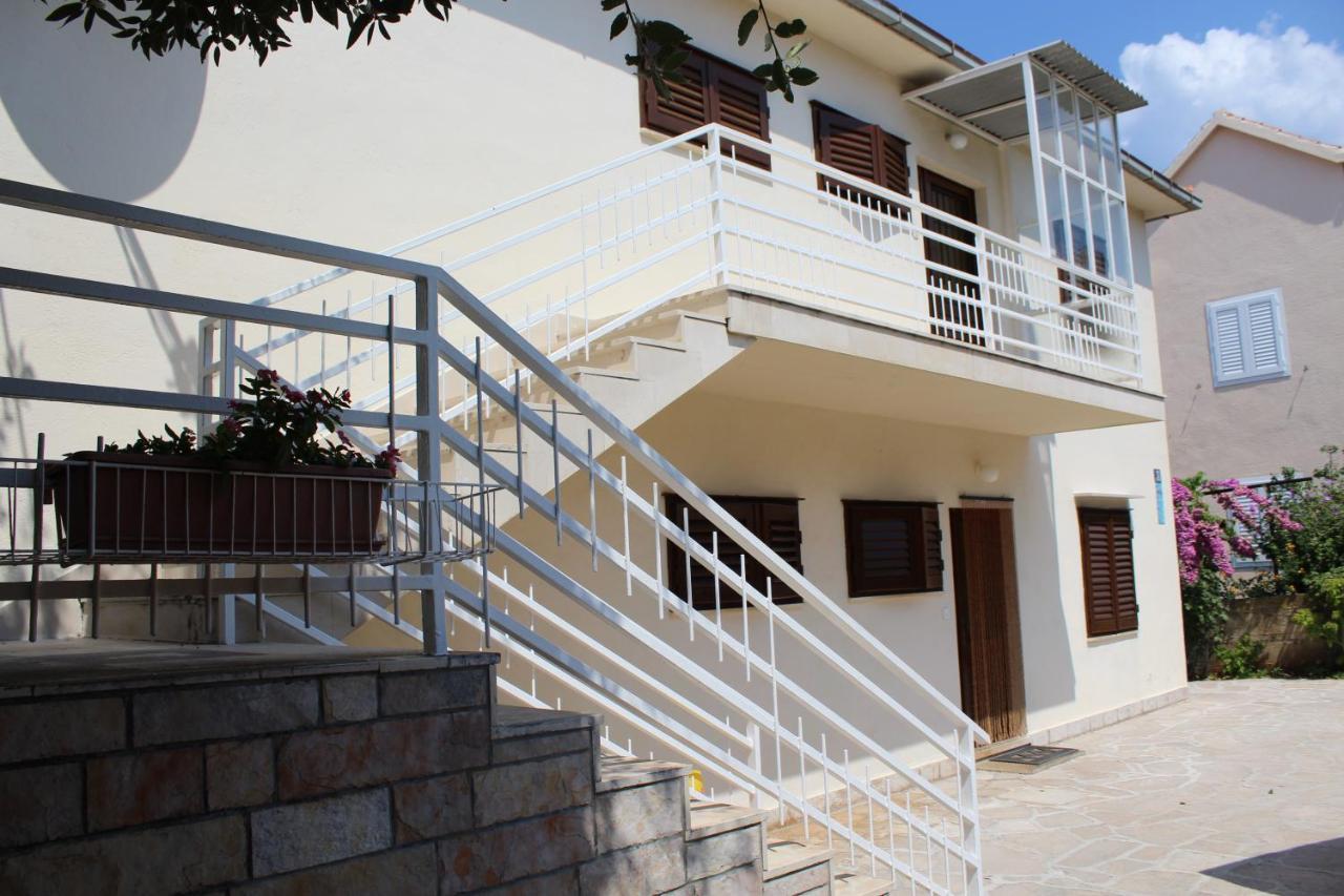 Apartment Antica Supetar Exterior photo